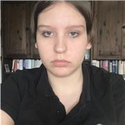 Schüler welcher fließend Englisch spricht und gerne jüngeren Schülern etwas beibringen würde