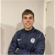 Apto para todas las edades y profesional del fútbol con título de entrenador