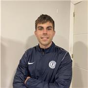 Apto para todas las edades y profesional del fútbol con título de entrenador