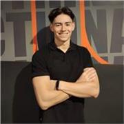 Profesor titulado en entrenamiento personal, especializado en clases de calistenia para principiantes/intermedios.