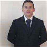 Tutor colombiano ofrece introduccion al español para jovenes y adultos de manera personalizada.