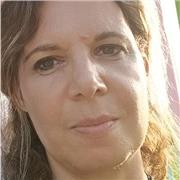 Insegnante competente, attento e disponibile per risolvere le carenze scolastiche dei ragazzi e renderli più sicuri di sé stessi