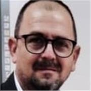 Profesor titulado en Pedagógicas, con doctorado en Educación.