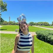 Estudiante de ingeniería de alimentos que da clases de quimica y fisica (fisica básica) a estudiantes o chicos de universidad