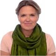 Pittrice, Scultrice impartisce lezioni di tecniche artistiche