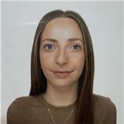 Soy estudiante con nivel FCE (First Certificate in English) y muchas ganas de empezar a enseñar inglés.