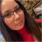 Joven capaz de enseñar el inglés a los demas jóvenes y niños.