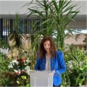 Soy Ana, tengo un nivel bilingüe y ofrezco clases particulares para niños, adolescentes, y adultos. 