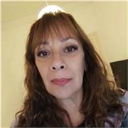 Ciao, mi chiamo Doris e sono insegnante di inglese da 20 anni. Ho molta esperienza nell'insegnamento poiché mi è sempre piaciuto. 