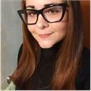 Studentessa con livello avanzato di inglese offre lezioni