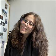 Étudiante HEC donne des cours du collège au lycée