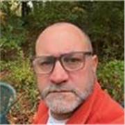 I am an experienced international teacher of English.