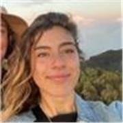 Profesora apta para niveles de iniciación e intermedio. Tanto a nivel infantil y juvenil, como adulto. 