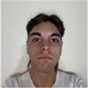 Profesor de Español imparte clases a niños y adolescentes