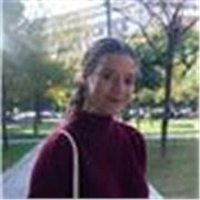 Chica graduada en Periodismo con capacidad de enseñar a niños a poder avanzar en sus estudios 