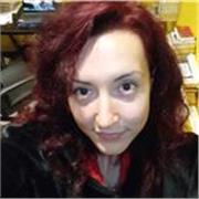 Studentessa impartisce lezioni di tante materie