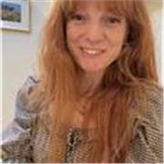 English speaking life coach with an additional background in counselling and psychology. 