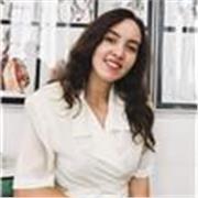 Fashion Designer con esperienza, laurea presso Accademia Costume & Moda,passione e dedizione da trasmettere ai miei futuri alunni!