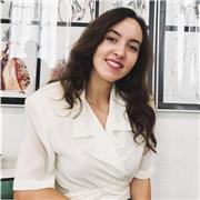 Fashion Designer con esperienza, laurea presso Accademia Costume & Moda,passione e dedizione da trasmettere ai miei futuri alunni!
