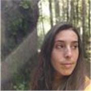 Maestra de educación infantil que tiene experiencia en dar clases a primaria 