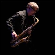 Insegnante di sassofono con lunga esperienza e diplomato impartisce lezioni di strumento, armonia improvvisazione