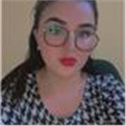 Profesora de español, impartiendo clases de diferentes edades