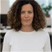 Soy hablante nativa de francés, actualmente vivo en Madrid y domino el español e inglés con fluidez