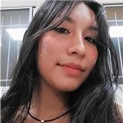 Estudiante universitaria con nivel de inglés avanzado