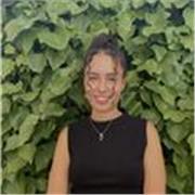 Soy periodista cuya lengua materna es español,por lo que destaco por mi gran conocimiento en escritura, conversación y gramática. 