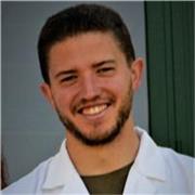 Soy veterinario, profesor en la Universidad y con gran interés en ciencias ambientales. 