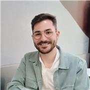 Profesor de universidad en Fundamentos de las Ciencias Sociales con más de 5 años de experiencia en clases particulares en la ESO con Geografía e Historia, 1 de Bachiller en Historia de España e Historia de la Filosofía y preparación de la EBAU.