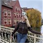 Soy cercana, empática, paciente y responsable. Imparto clases de inglés adaptadas y amenas para niños, jóvenes y adultos.