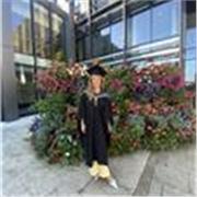 Edinburgh-based multilingual tutor offering English lessons online for children and adults, adaptable to all levels.