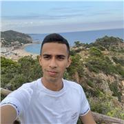 Profesor de matemáticas imparte clases a niños de todas edades