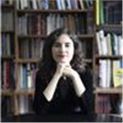 Profesora remota área Pensamiento y cultura