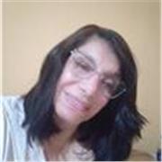 Maestra de grado da apoyo en áreas de lenguaje escrito y oral y en áreas de sociales y naturales