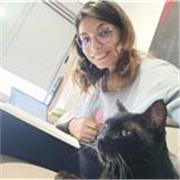 Profesora de geografía e historia con máster en educación ofrece clases de refuerzo para ESO y BACH