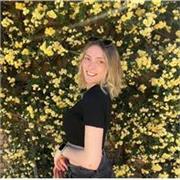 Soy una persona muy alegre y empática. Estoy terminando mi carrera en educación primaria, especializada en PT