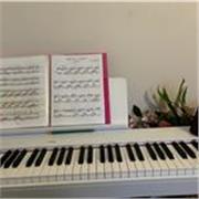 Professeure particulier de piano avec la douceur et le plaisir !