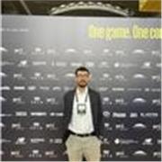 Periodista deportivo con publicaciones en tres idiomas y cuatro países. 