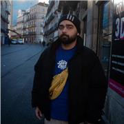 Hola, en mi país Venezuela estudié idiomas modernos. Tengo conocimiento de inglés, y también soy fluido en portugués