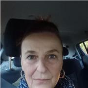 Insegnante in pensione impartisce lezioni di diritto a studenti di istituti tecnici e professionali