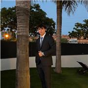 Profesor de Economía, filosofía, geografía, historia y valenciano