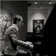 Sono insegnante di pianoforte e di francese e propongo lezioni rivolte a studenti di tutti i livelli