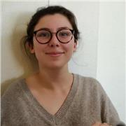 Étudiante possédant un bac scientifique donnant cours dans toutes ces matières