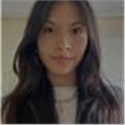 Soy Nathaly Martínez, estudiante de ADE en la Universidad de Valencia.