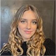 Profesora de inglés con +5 años de experiencia internacional. Clases personalizadas para todos los niveles
