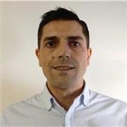Profesor titulado en inteligencia artificial con más de cinco años de experiencia, se ofrece para dar clases online.