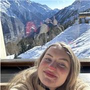 Étudiante en bac + 3, je propose mes services de soutien aux collégiens, primaires pour un soutien général.