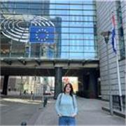 Profesora con experiencia imparte clases de física y química, matemáticas y ciencias, además de intensivos para universidad